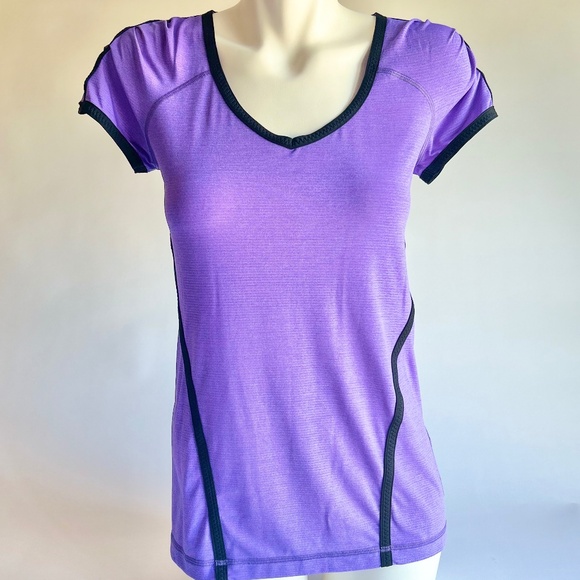 New Lululemon Purple Black Athletic Short Sleeve Top size 6 - Picture 1 of 11